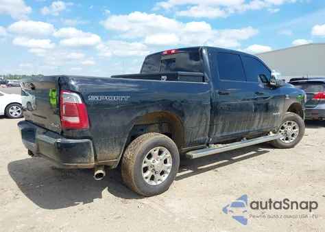 2023 Ram 2500 Laramie 4X4 6'4 Box z USA, uszkodzony, nr VIN 3C6UR5FL2PG567670